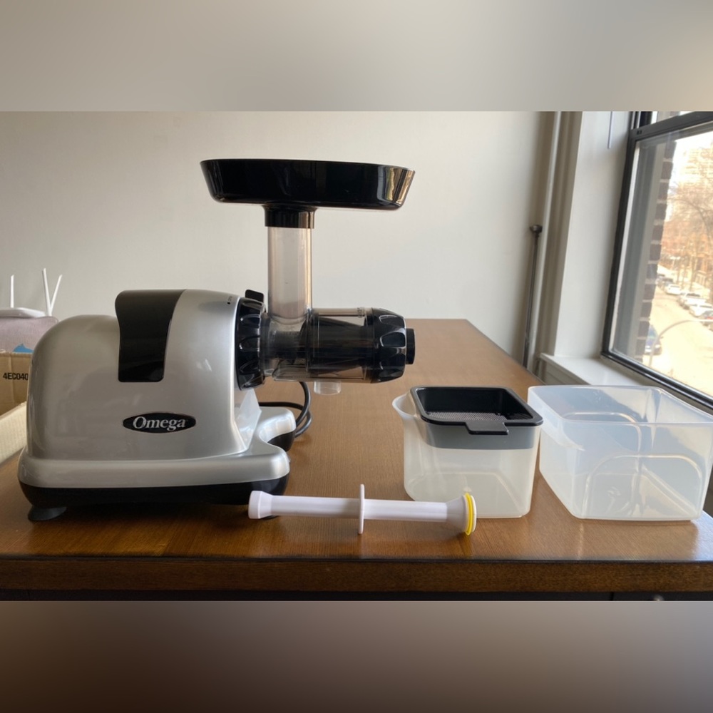 Omega. Cold Press Juicer (practically NEW)